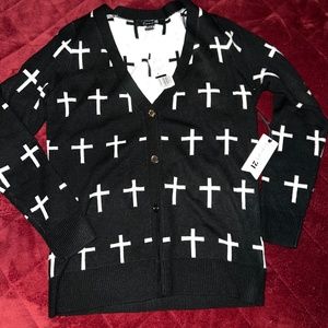 Medium cross sweater